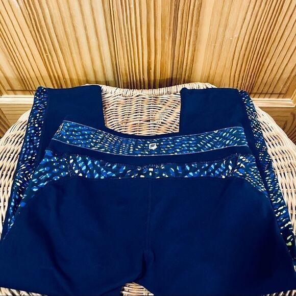 Fabletics set of 2 (two) blue yellow black 18 inch capri athletic leggings pants - Picture 3 of 9